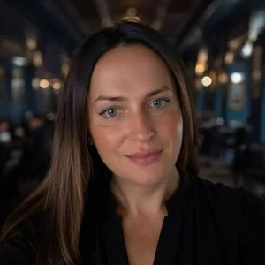 Porträtfoto der deutschen Sängerin und Produzentin Lunara (Sarah Engels), 2025